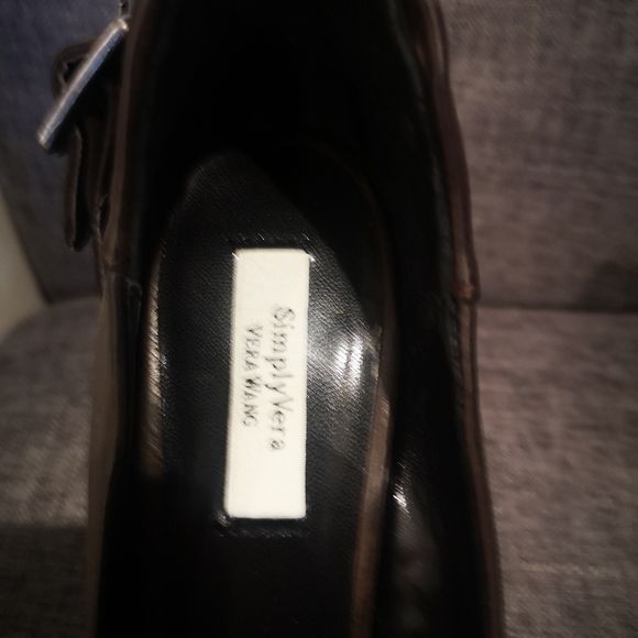 Vera Wang shoes - Picture 2 of 3